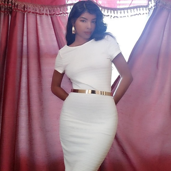 Woman's Clothing - Picture 4 of 5